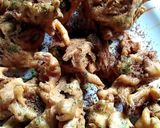 A picture of step 3 of Kadhi pakora.