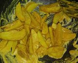 Foto langkah ke 4 dari resep Potato wedges with salted egg yolk sauce.