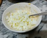 A picture of step 2 of Potato eggs sandwich.