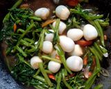 Foto langkah ke 3 dari resep Tumis Kangkung Telur Puyuh.