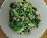 รูปขั้นตอนการทำที่ 3 ของ ผัดแขนงหมูสับ เมนูอาหารเด็ก