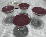 Foto del paso 2 de la receta: Copa de queso crema con puré de arándanos negros light