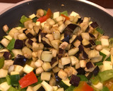 Foto del paso 3 de la receta: Pasta casi alla Norma, vegetariana y pasta con carne para peques