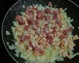 Foto langkah ke 1 dari resep Smoked Beef 🥓 & Sausage Omelette.