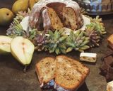 Foto del passaggio 10 della ricetta Bundt cake al Alambre Moscatel de Setúbal con torroncini pere e cioccolato