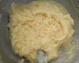 Foto langkah ke 4 dari resep Cheese Custard Muffin.