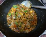 A picture of step 2 of Paneer karhai.