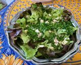 Une image de l'étape 6 de Salade verte aux deux fromages, persil et sauce verte.