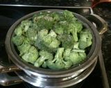 Foto del paso 2 de la receta Brócoli y patata al vapor con especias