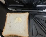 વેજ ચીઝ ગ્રીલ સેન્ડવીચ (Veg cheese Sandwich Recipe in Gujarati) રેસીપી સ્ટેપ4ફોટો