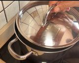 Foto del paso 2 de la receta: Caldo de codillo y col