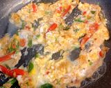 รูปขั้นตอนการทำที่ 1 ของ คั่วไข่ปลาร้า🥚🍳🥬🥦style by barbie👩🏼🍳