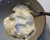 Foto del paso 2 de la receta: Bowl de yogur con higos, chía y crema de cacahuete