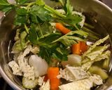 Foto del passaggio 2 della ricetta Brodo vegetale