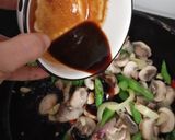 Foto langkah ke 4 dari resep Tumis Jamur kancing Saus tiram.