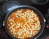 Foto del paso 4 de la receta: Guiso de garbanzos a la jardinera con albóndigas