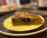 Une image de l'étape 17 de GALETTE DES ROIS : Cerises et crème d’amande à la pistache.