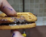 A picture of step 5 of Parle G Chocho sandwich.