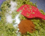 A picture of step 4 of Lilva kachori.