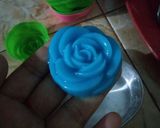 Foto langkah ke 3 dari resep Puding Mawar Biru.