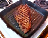 A picture of step 1 of Spicy steak salad.
