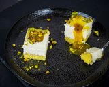 Mangós-maracujás kókusz kocka pisztáciával recept fázis 10 fotója