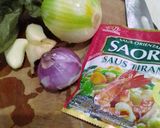 Foto langkah ke 1 dari resep Tumis Ayam Saos Tiram.