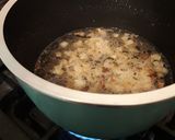 Foto del paso 2 de la receta: Arroz con cebolla riquísimo😋 para acompañar comidas