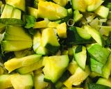Foto del paso 1 de la receta: CANASTITAS DE ZAPALLITOS, VEGETALES 🌶🌽🧅🧄🫑🥕VARIOS Y 🧀QUESOS🧀