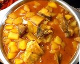 ইলিশ মাছের মাথা দিয়ে কাঁচা কলা, আলু ও কাঁচা পেঁপের তরকারি রেসিপির ধাপ 3 ছবি