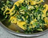 Foto langkah ke 5 dari resep Dadar telur daun kucai.