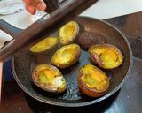 Foto del paso 1 de la receta: Aguacate braseado con salsa de yogurt y pico de gallo