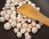 A picture of step 1 of Makhana vermicelli kheer.
