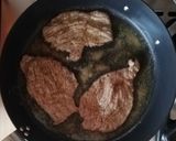 Foto del passaggio 2 della ricetta Scaloppine di vitello e radicchio allo zibibbo 🌷
