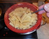 Φωτογραφία βήματος 21 της συνταγής Pasta la victoria siempre! Μοσχαρίσια μάγουλα «χουνκιάρ» με ριγκατόνι