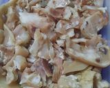 Foto del paso 7 de la receta: Patitas de cerdo a la provenzal