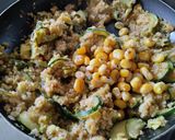 Foto del paso 2 de la receta: Salteado🍛🍲🌽 de maiz tierno, coliflor y calabacin con salsa de tomate casera🍱🥦🍅