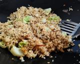 Gambar langkah 5 resipi Nasi Goreng Ikan.