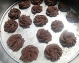 Foto langkah ke 6 dari resep Chocolate Butter Cookies.