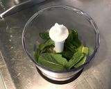 Une image de l'étape 2 de Pâte brisée à la menthe fraîche et épeautre.