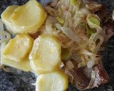 Foto del paso 7 de la receta: Chuletas de cerdo con salsa de puerros y cebolla