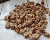 Foto del paso 1 de la receta: Croutons rápidos