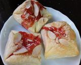 A picture of step 4 of Jam Puffs.