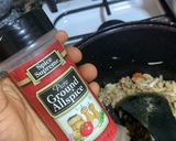A picture of step 2 of Oriental rice /minced meat rice.