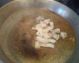 Foto del paso 1 de la receta: Paella de marisco y ajos tiernos