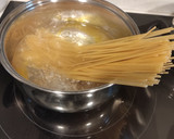 Foto del paso 1 de la receta: Espaguetis con mejillones de lata