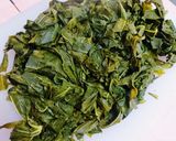 Foto langkah ke 2 dari resep Sayur Daun Singkong & Teri Santan.