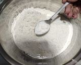A picture of step 1 of Tandoori Roti.
