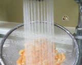 Hình bước làm 2 của món Canh Củ Cải Tôm khô 건새우 무국
