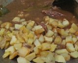 Foto langkah ke 3 dari resep Semur kentang Daging.